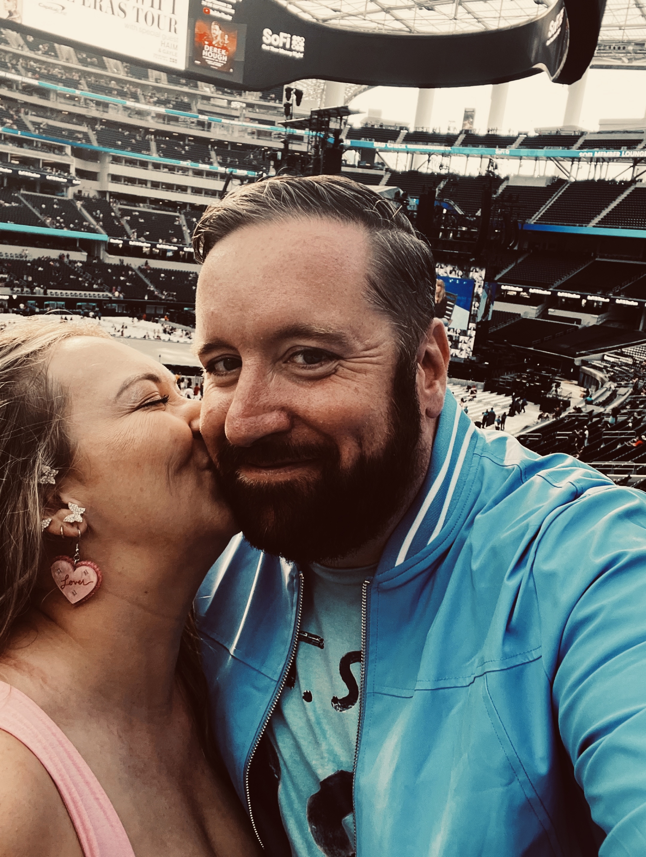 Justin and Aneize at the Taylor Swift concert